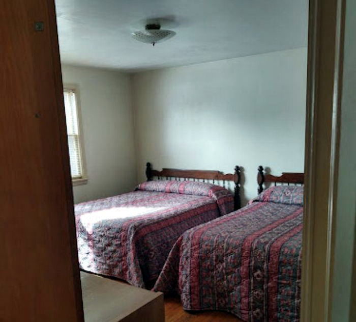 Sall-Mar Resort (Sal-Mar Court) - Web Listing (newer photo)